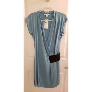 Diane von Furstenberg NWT Blue Silk Wrap Dress w Cap Sleeves, Size 6